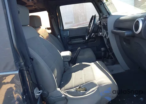 2008 Jeep Wrangler Sahara z USA, uszkodzony, nr VIN 1J4FA54118L564963